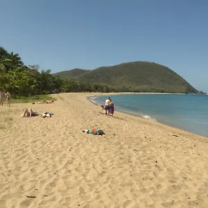 https://studio-fleurs-des-iles.comcaribbean.com